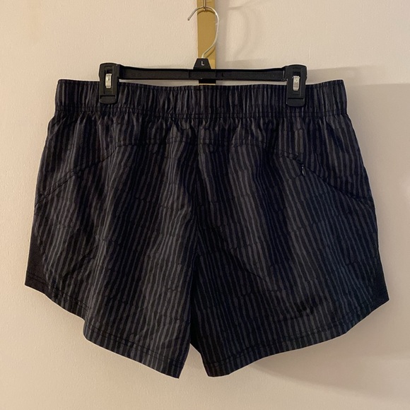 Athletic Works  Women's Running Shorts Large 12-14 - Picture 2 of 16